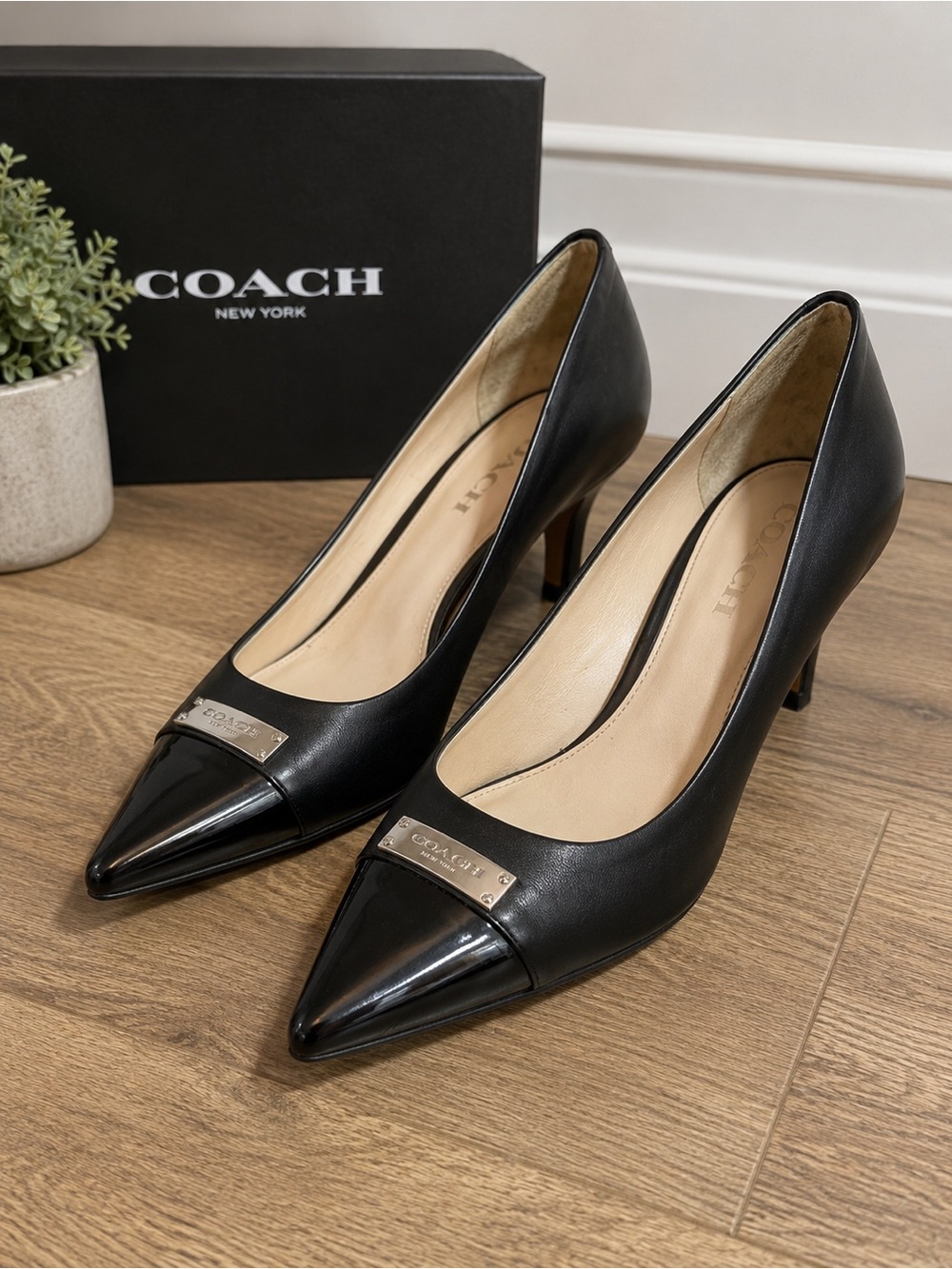 Coach Zan Black/Black Pointed Cap Toe Pumps Size 9.5